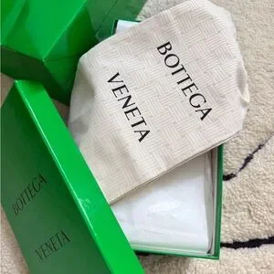 Bottega Veneta | Other | Bottega Veneta Green Bag And Box  display picture 2